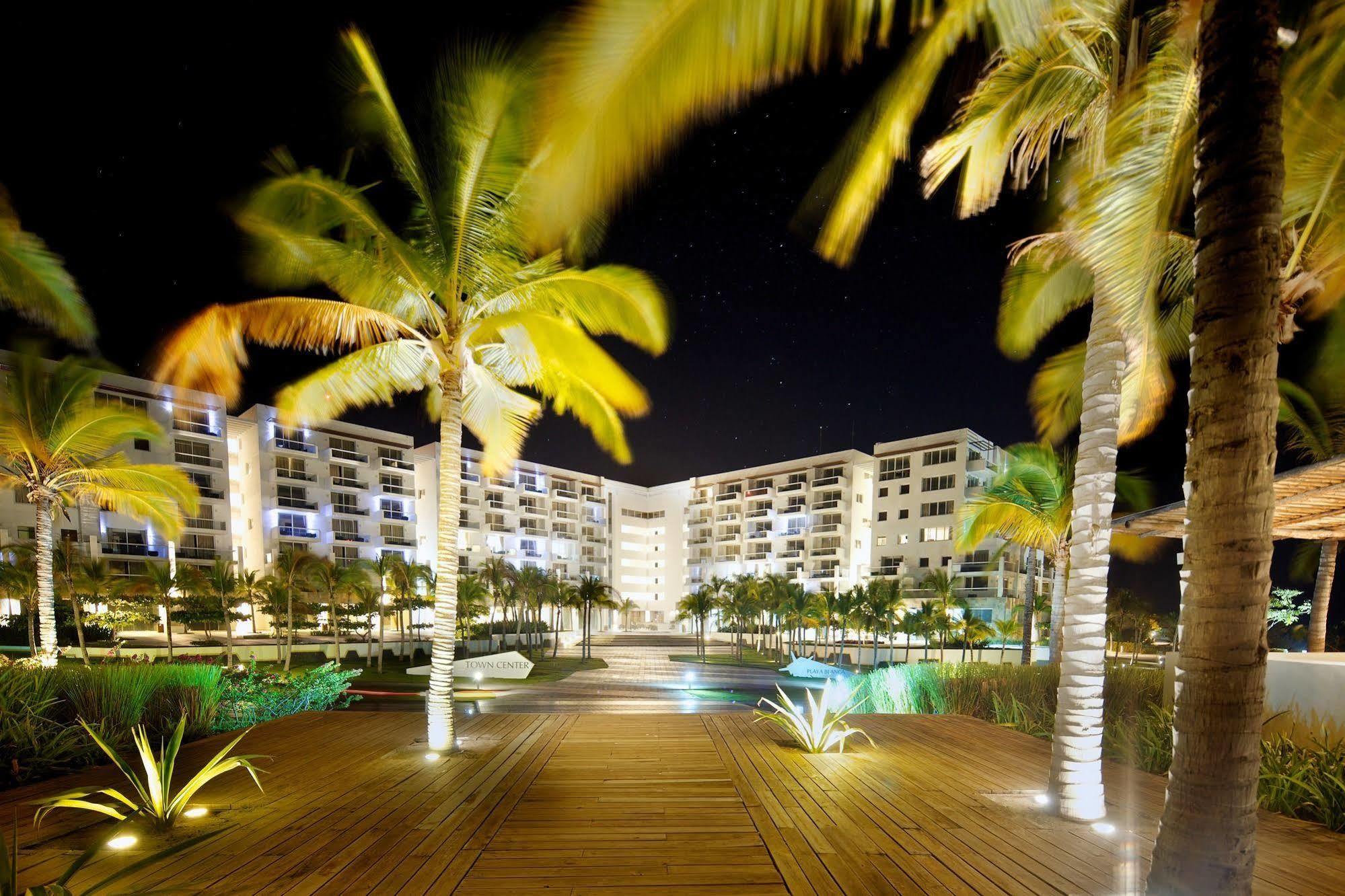 Playa Blanca Resort 4*